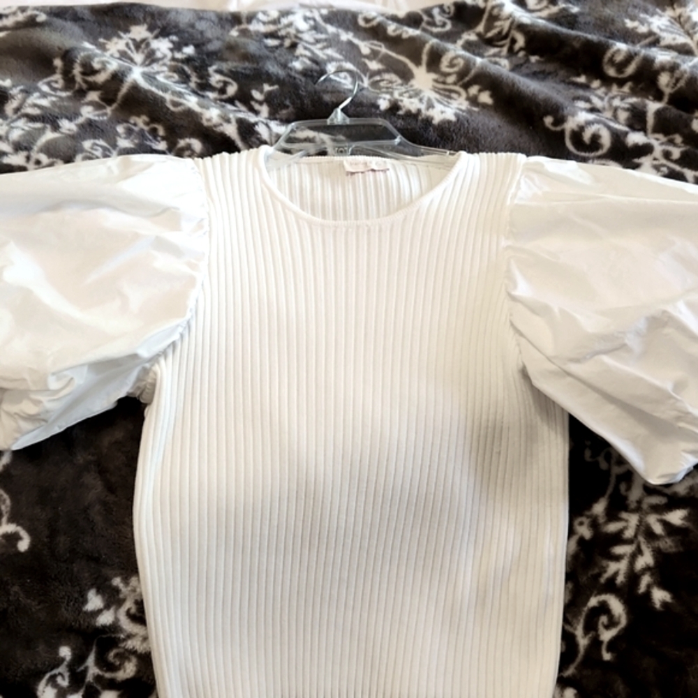 NEW HAILEY&CO White Puff Sleeve Ribbed Top